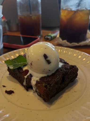 Humans Cafe
